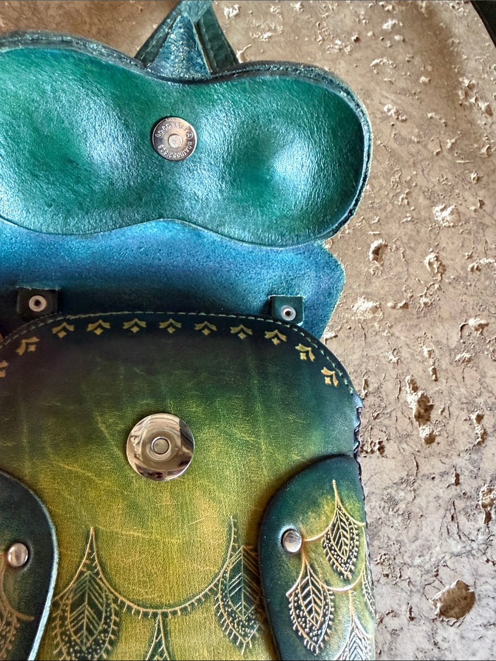 Green Owl Leather Crossbody Bag with Playful Eye Detail - Picture 6 of 11